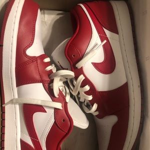 Jordan 1 Low “Gym Red”